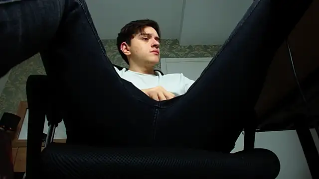 FelixStarkk online show from September 29, 2025, 4:39 am