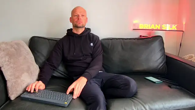 Snapshot of BRIANSILK77 chatting on May 14, 2026, 8:21 am BRIANSILK77 online show from May 14, 2026, 8:21 am