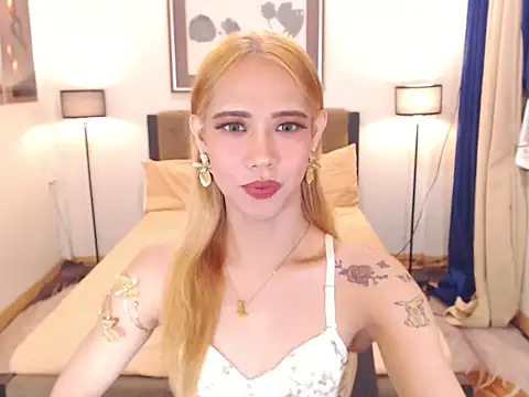 PreciousAmore online show from April 23, 2026, 7:27 pm