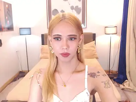 PreciousAmore online show from April 25, 2026, 7:44 pm