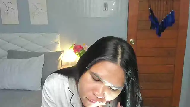 Snapshot of AlianaBlair chatting on September 13, 2025, 1:00 pm AlianaBlair online show from September 13, 2025, 1:00 pm