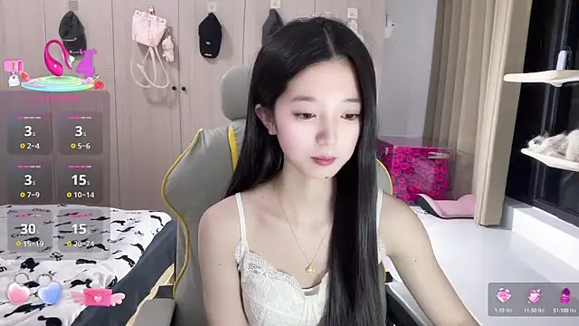 Snapshot of OiOi-666 chatting on December 19, 2025, 12:56 pm OiOi-666 online show from December 19, 2025, 12:56 pm