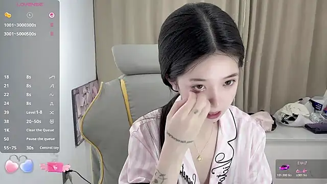 OiOi-666 online show from May 25, 2026, 1:11 am