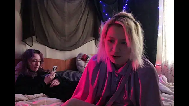 Snapshot of Avny_Loki chatting on October 5, 2025, 11:52 am Avny Loki online show from October 5, 2025, 11:52 am