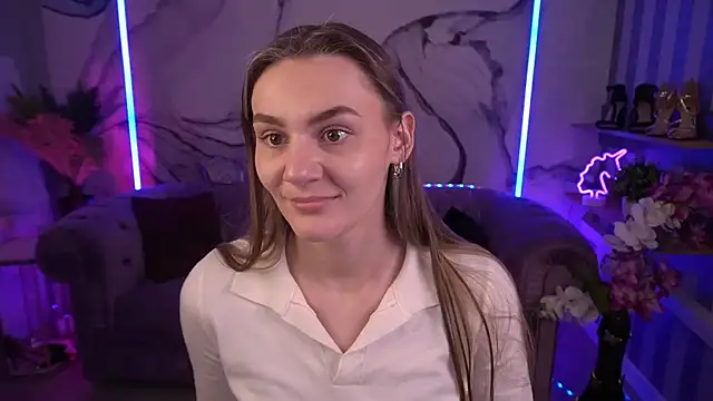 DiamondGoldie online show from September 26, 2025, 1:37 pm