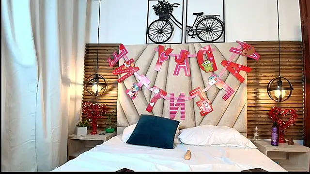 Snapshot of Cinthiabaker chatting on September 18, 2025, 11:34 am Cinthiabaker online show from September 18, 2025, 11:34 am