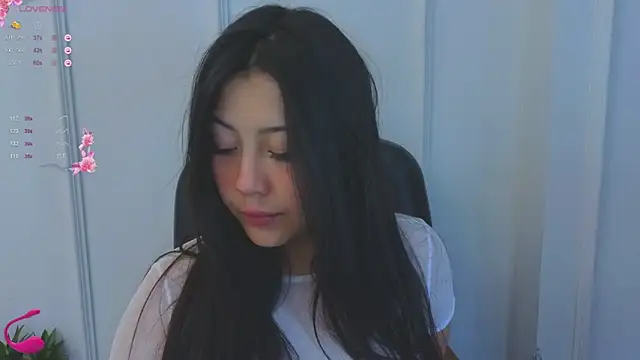 Snapshot of Kuro_Ren chatting on November 10, 2025, 1:54 pm Kuro Ren online show from November 10, 2025, 1:54 pm