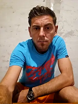 Snapshot of Alex-andru88 chatting on November 2, 2025, 7:38 pm Alex-andru88 online show from November 2, 2025, 7:38 pm