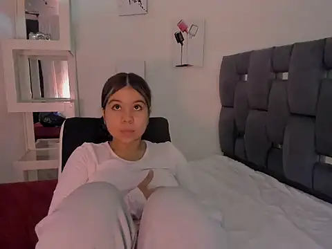 MafeStar777 online show from March 12, 2026, 3:29 pm