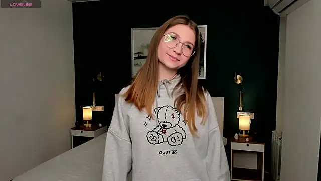 Snapshot of EditaBand chatting on September 26, 2025, 7:51 pm EditaBand online show from September 26, 2025, 7:51 pm