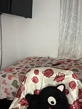 Snapshot of Linda_Bellucci chatting on October 11, 2025, 5:17 am Linda Bellucci online show from October 11, 2025, 5:17 am