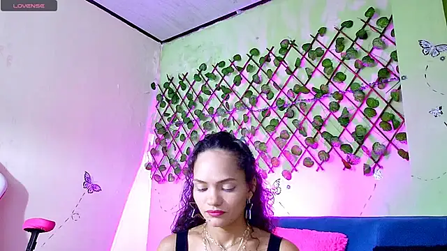 Snapshot of Karen_Ariass chatting on May 11, 2026, 1:39 pm Karen Ariass online show from May 11, 2026, 1:39 pm