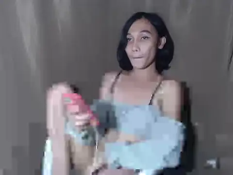 Snapshot of Urfucking_khloe1 chatting on September 24, 2025, 12:30 pm Urfucking khloe1 online show from September 24, 2025, 12:30 pm