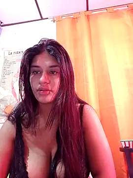 Snapshot of sofi_zzz chatting on December 19, 2025, 4:58 pm sofi zzz online show from December 19, 2025, 4:58 pm