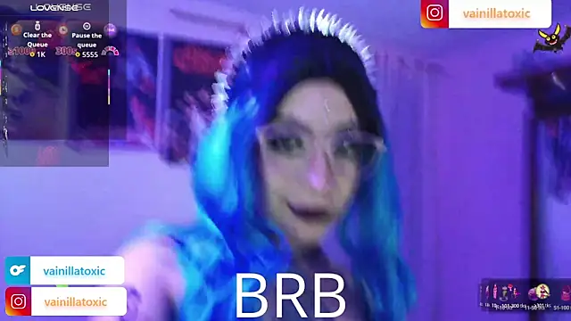 Snapshot of vainilla_doll chatting on December 16, 2025, 1:21 am vainilla doll online show from December 16, 2025, 1:21 am