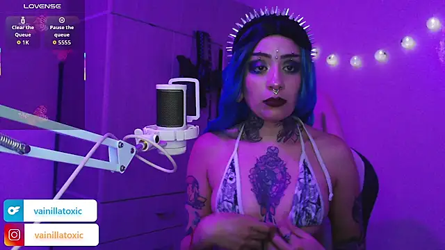 Snapshot of vainilla_doll chatting on January 16, 2026, 11:20 pm vainilla doll online show from January 16, 2026, 11:20 pm