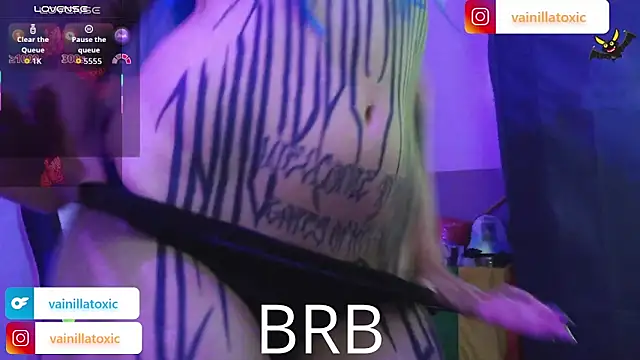 Snapshot of vainilla_doll chatting on March 1, 2026, 2:02 am vainilla doll online show from March 1, 2026, 2:02 am