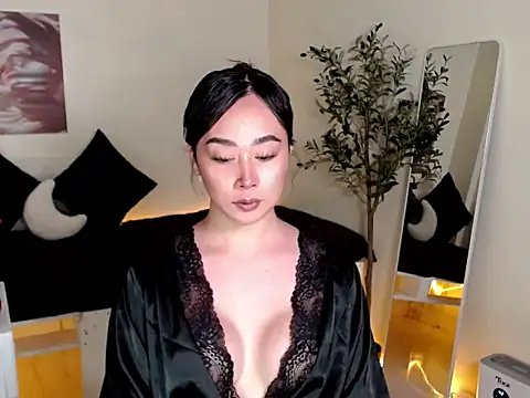 Ms yhanna online show from May 5, 2026, 11:46 pm