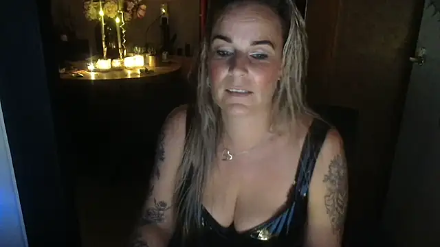 Mrs-Aurora online show from May 20, 2026, 10:16 pm