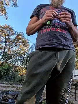 sizableunicorn7 online show from October 22, 2025, 9:47 pm