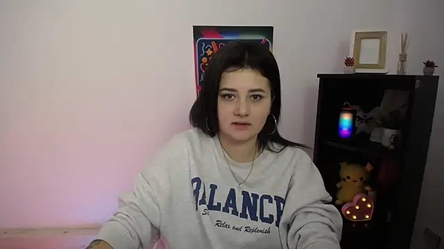 Katrin kiss  online show from October 19, 2025, 10:38 am