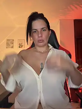 Snapshot of carol_cruz133 chatting on May 27, 2026, 11:35 pm carol cruz133 online show from May 27, 2026, 11:35 pm