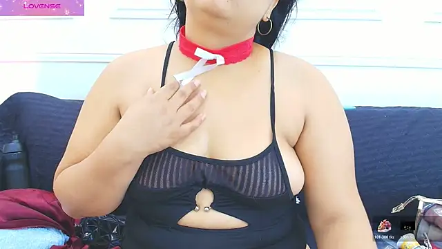 Snapshot of Daisy_Price chatting on November 18, 2025, 11:03 am Daisy Price online show from November 18, 2025, 11:03 am