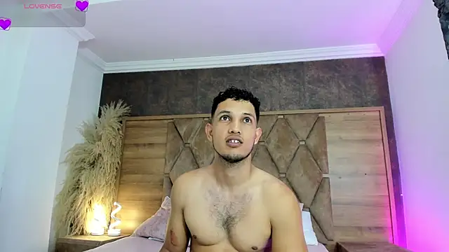 EimyAndMaxi online show from July 18, 2026, 8:01 pm