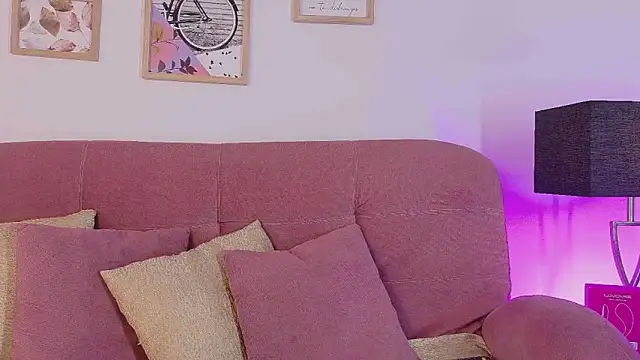 Karina2Smith online show from June 17, 2026, 7:26 pm