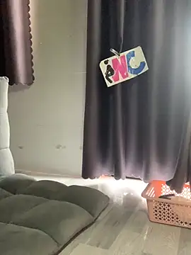 yang-2269 online show from September 26, 2025, 11:42 pm