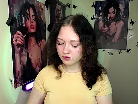 LadyAlice  online show from September 29, 2025, 6:07 am