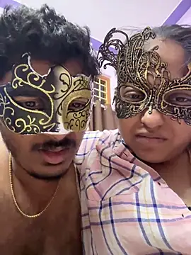 Snapshot of VVcouple chatting on October 28, 2025, 6:10 pm VVcouple online show from October 28, 2025, 6:10 pm