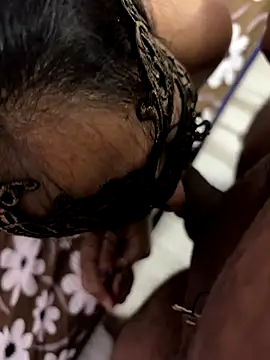 Snapshot of VVcouple chatting on November 27, 2025, 5:48 pm VVcouple online show from November 27, 2025, 5:48 pm