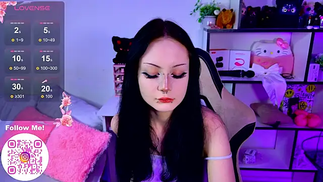 Snapshot of MiaScarlettt chatting on December 19, 2025, 7:21 pm MiaScarlettt online show from December 19, 2025, 7:21 pm