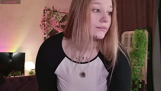 Morvelyn online show from May 14, 2026, 9:32 pm