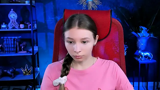 JulieDaniel online show from September 26, 2025, 4:16 am