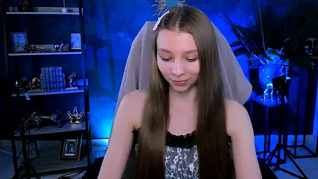 JulieDaniel online show from June 18, 2026, 9:14 am