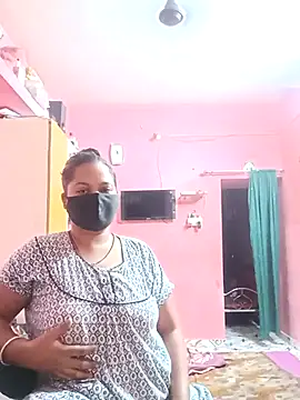 Snapshot of biggbobbsgirl chatting on October 8, 2025, 6:27 pm biggbobbsgirl online show from October 8, 2025, 6:27 pm