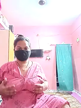 Snapshot of biggbobbsgirl chatting on October 20, 2025, 6:30 pm biggbobbsgirl online show from October 20, 2025, 6:30 pm