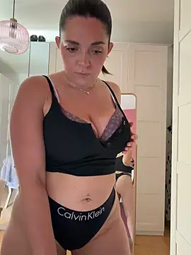 chloedlm5 online show from June 18, 2026, 8:36 am
