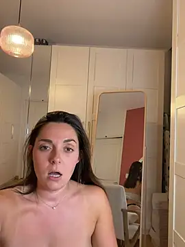 chloedlm5 online show from July 23, 2026, 9:13 pm