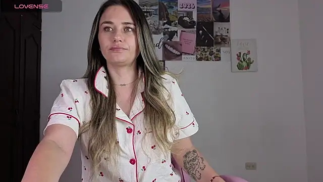 Veronika  Winslow  online show from February 25, 2026, 9:19 am