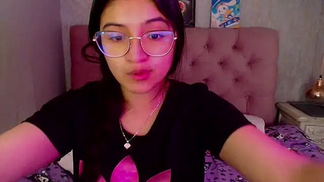 laurenelove online show from September 22, 2025, 3:08 am