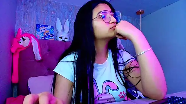 laurenelove online show from December 3, 2025, 3:47 am