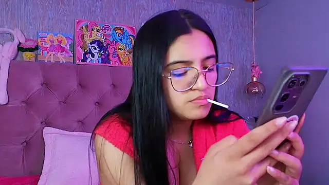 laurenelove online show from March 10, 2026, 4:17 am