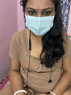 Snapshot of Lovlycouple1 chatting on January 9, 2026, 5:04 pm Lovlycouple1 online show from January 9, 2026, 5:04 pm