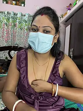 Snapshot of Lovlycouple1 chatting on February 3, 2026, 3:15 am Lovlycouple1 online show from February 3, 2026, 3:15 am