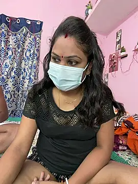 Snapshot of Lovlycouple1 chatting on February 6, 2026, 3:22 am Lovlycouple1 online show from February 6, 2026, 3:22 am