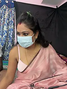 Snapshot of Lovlycouple1 chatting on February 8, 2026, 5:49 pm Lovlycouple1 online show from February 8, 2026, 5:49 pm