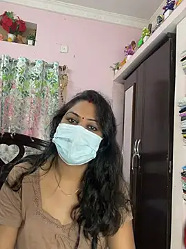 Snapshot of Lovlycouple1 chatting on February 13, 2026, 5:47 am Lovlycouple1 online show from February 13, 2026, 5:47 am